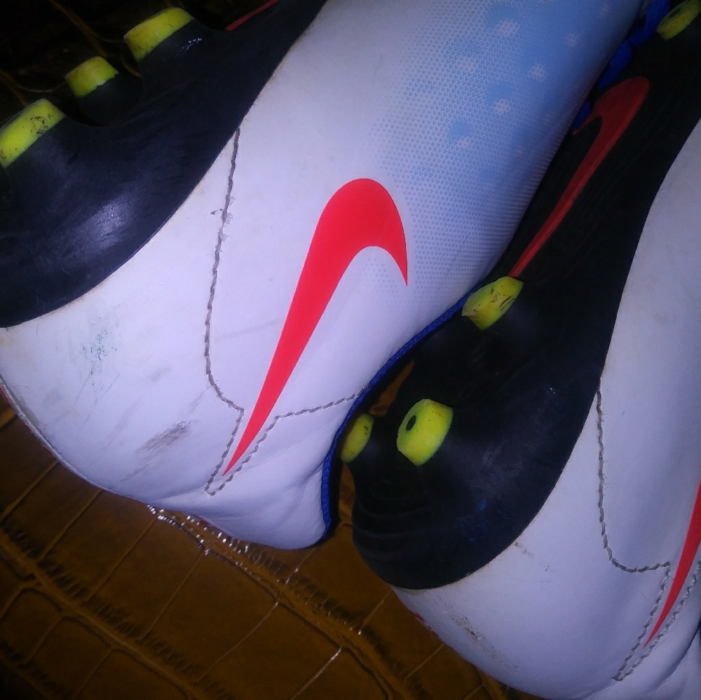 Cleats - Picture 4 of 6